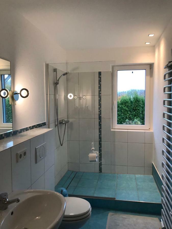 Kleine Auszeit Mit Aussicht Velbert Toenisheide Apartment Exterior foto
