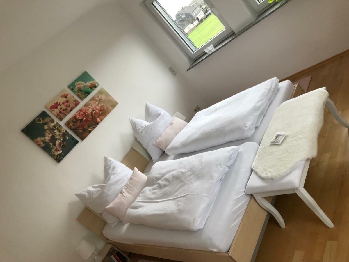 Kleine Auszeit Mit Aussicht Velbert Toenisheide Apartment Exterior foto